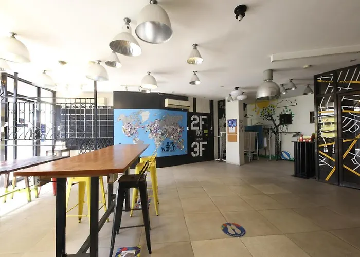 酒店 Oyo 866 Junction Hostels 2*