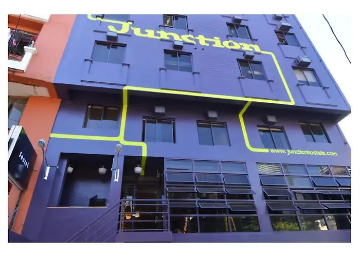 Oyo 866 Junction Hostels 酒店