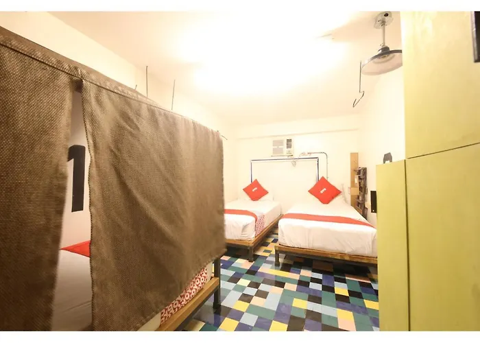 Oyo 866 Junction Hostels 2*